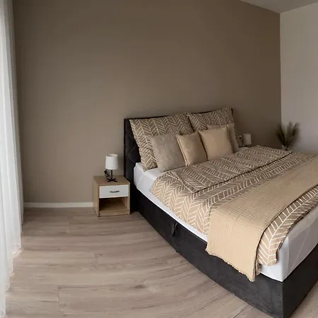 Greta Lux Apartament *